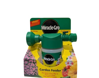 Vtg Miracle Grow Garden Feeder 1lb Plant Food Sealed NEW 2001