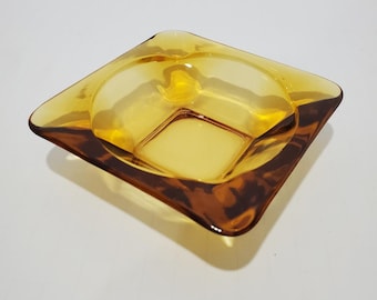Cenicero antiguo de 11,5 cm cuadrado con soporte para 4 cigarrillos, color ámbar dorado, de Hazleware G-597