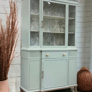 Ships Free Gorgeous Aqua Blue/Green Hutch China Cabinet