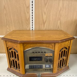 Radio vintage Thomas Pacconi modello TPC MSE 800 con giradischi, lettore CD e cassette, radio AM/FM.