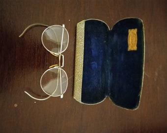 Antike runde Brille mit Etui