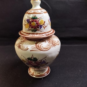 vase with lid for vintage decoration