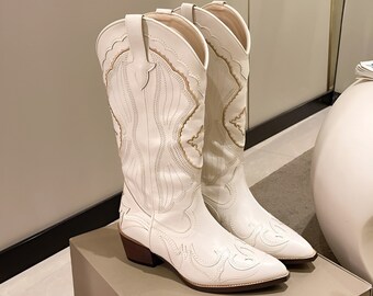 Botas de vaquero occidentales de color marfil para mujer - Botas de vaquera clásicas bordadas con diseño elegante de punta puntiaguda