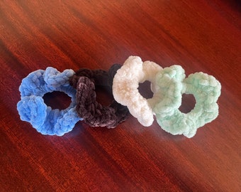 crocheted scrunchies