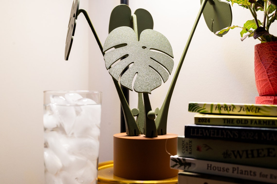 Magnetic Leaf With Remotenull