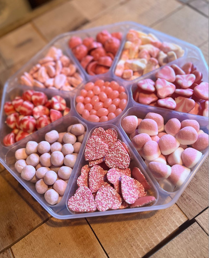 Pretty in Pink Sweet Sharing Platter Birthday Party Hen do Baby Shower Gender Reveal Pick and Mix. immagine 3