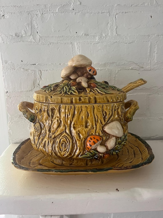 Vintage Lefton Mushroom Forest soup tureen ladle in pristine condition no chips or cracks 1970s mushy midcentury modern decor Japan