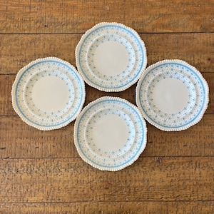 Beautiful Antique Copeland Spode Fleur De Lys Dinner Plates in Blue from the 1800s transferware earthenware Fleur de lis rare plates