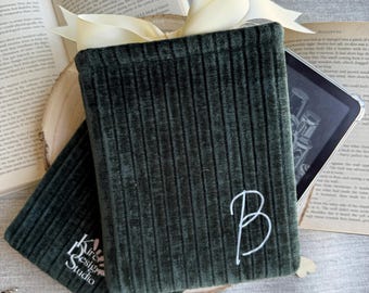 Personalized Velvet Kindle Pouch – Handmade Padded Kindle Sleeve – Custom with Name or Initial – Kindle Cover, Kobo Sleeve