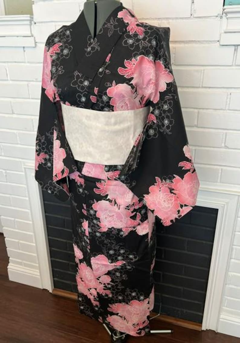 Japanese Yukata 5-Piece Set – Black with Pink Peony Floral Print, Women's Cotton Kimono with Obi & Accessories image 3