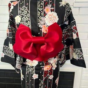 Japanese Yukata & Pre-tied Obi Set – Black Floral Print with Red Satin Bow Obi, Size FREE image 8
