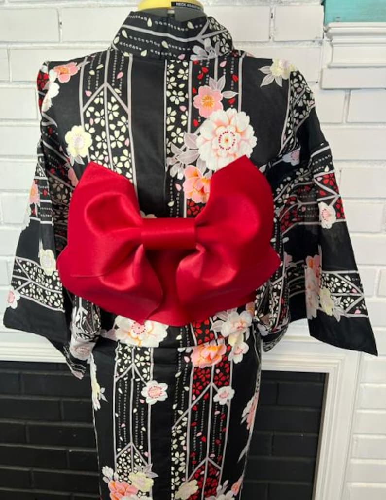 Japanese Yukata & Pre-tied Obi Set – Black Floral Print with Red Satin Bow Obi, Size FREE image 8