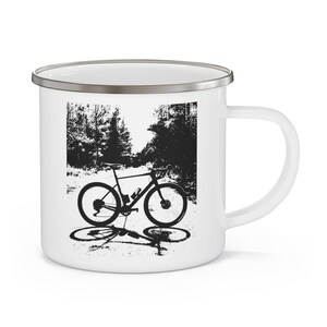 Gravel Bike Cykling Emalj Campingmugg, Cykelillustration bild 2