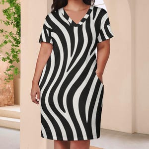 Loose pocket dress with V-neck, short sleeves, stylish striped design, soft imitation cotton fabric, perfect for office loungewear casual