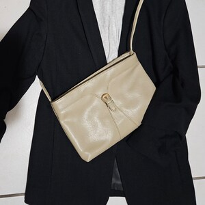 1980s faux leather beige purse