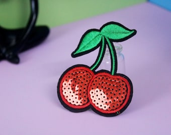 スパンコール付きチェリーパッチ、アイロンパッチ、刺繍パッチ、アップリケ、ジャケット用パッチ、バックパック用パッチ