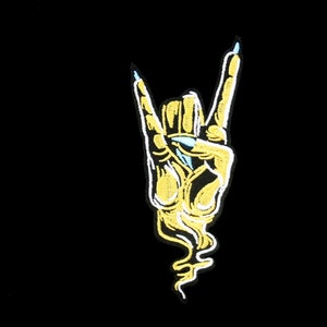 naszywka ręka diabła, rock na łacie, żelazko na łacie, haftowana naszywka, aplikacja, naszywka na kurtkę, naszywka na plecak
