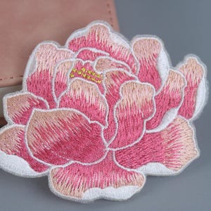 Precioso parche de peonía rosa, parche de loto, flor, parche para planchar, parche bordado, aplique, parche para chaqueta, parche para mochila