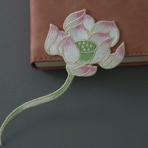 gorgeous lotus flower patch, iron on patch, embroidered patch, applique, patch for jacket, patch for backpack
