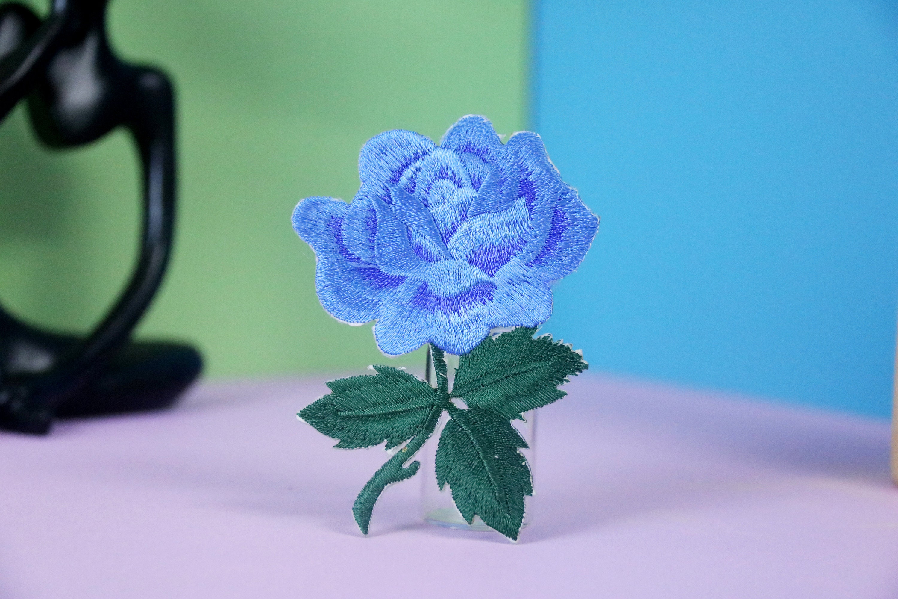 青いバラのワッペン、花のワッペン、アイロンワッペン、刺繍ワッペン