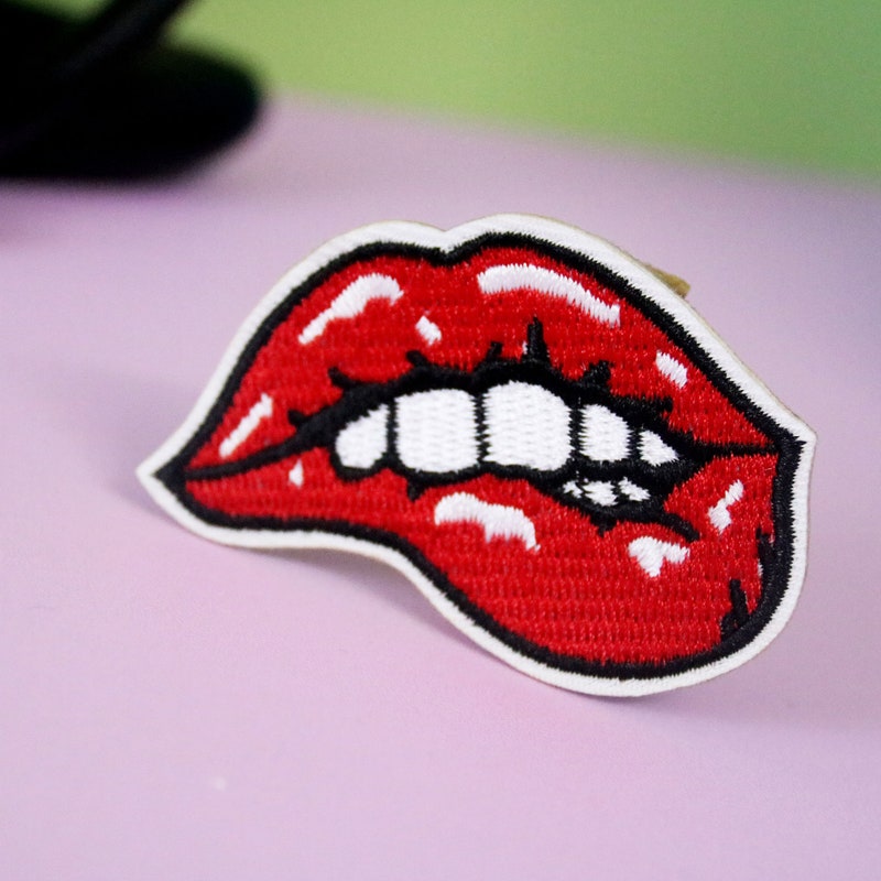 Iron On Lips Red Lips Sequin Applique Patches - Iron-On, 1.75 Inch, 3-Pack For Clothing, Hats, Bags Stick On Emblems - Foto 11