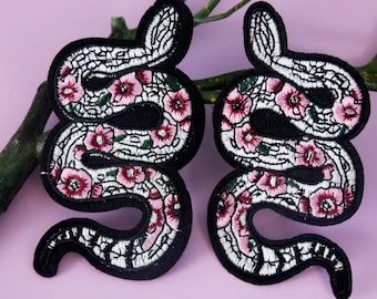 Un par de parches de serpiente blanca con flores, parche para planchar, parche bordado, aplique, parche para chaqueta, parche para mochila