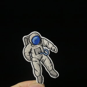 spaceman patch, astronaut patch, iron on patch, embroidered patch, applique, patch for jacket, patch for backpack
