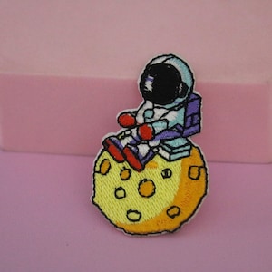 astronaut on the moon patch, iron on patch, embroidered patch, applique, patch for jacket, patch for backpack