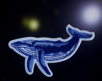 patch walvis, patch blauwe vinvis, opstrijkbare patch, geborduurde patch, appliqué, patch voor jas, patch voor rugzak