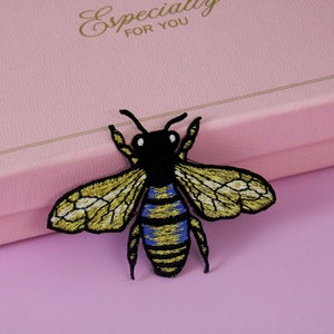 golden bee patch, iron on patch, embroidered patch, applique, patch for jacket, patch for backpack