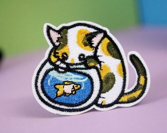 kitty with fish tank patch, cat with goldfish, iron on patch, embroidered patch, applique, patch for jacket, patch for backpack
