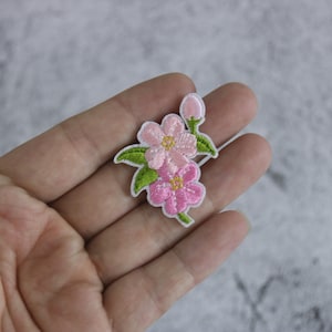 parche de flor de cerezo, parche de flor diminuta, hierro en parche, parche bordado, aplique, parche para chaqueta, parche para mochila