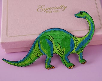 lindo remendo de braquiossauro verde, remendo de dinossauro, remendo para passar a ferro, remendo bordado, aplique, remendo para jaqueta, remendo para mochila