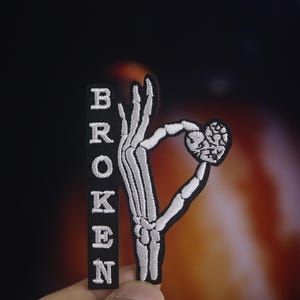 broken heart patch, skeleton patch, punk patch, iron on patch, embroidered patch, applique, patch for jacket, patch for backpack