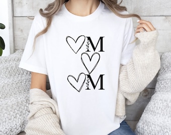 Maglietta minimalista con cuore per mamma – Maglietta moderna per mamma