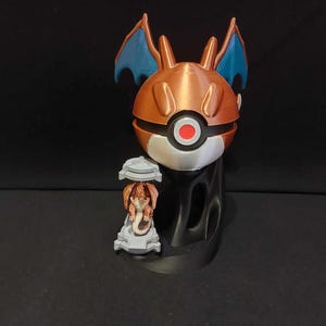 Charizard Themed Pokeball Set