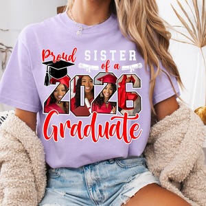 Plantilla editable en CANVA de graduación 2026, SVG PNG de graduación 2026, SVG personalizado con foto de graduación 2026, SVG de familia orgullosa de graduarse imagen 5