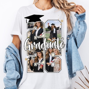 Modelo editável do Canva para fotos de formandos de 2026, com nome personalizável e opção para adicionar foto em formato de números. Foto personalizada para formandos de 2026. imagem 5