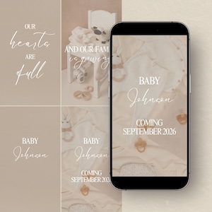 Puede incluir: Anuncio digital de bebé con el texto "Baby Johnson, Coming September 2026". La imagen muestra ropa de bebé, juguetes y un chupete en una paleta de colores suaves y neutros. También está presente el texto "Our hearts are full".