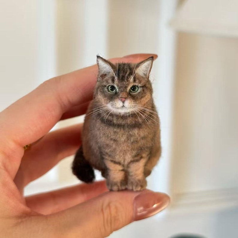 Custom Needle Felted Cat Figurine – Personalized Wool Pet Memorial Sculpture, Cat Loss Sympathy Gift image 8