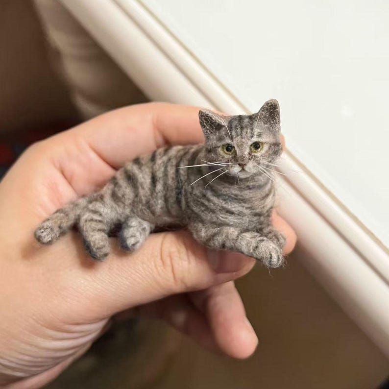 Custom Needle Felted Cat Figurine – Personalized Wool Pet Memorial Sculpture, Cat Loss Sympathy Gift image 6