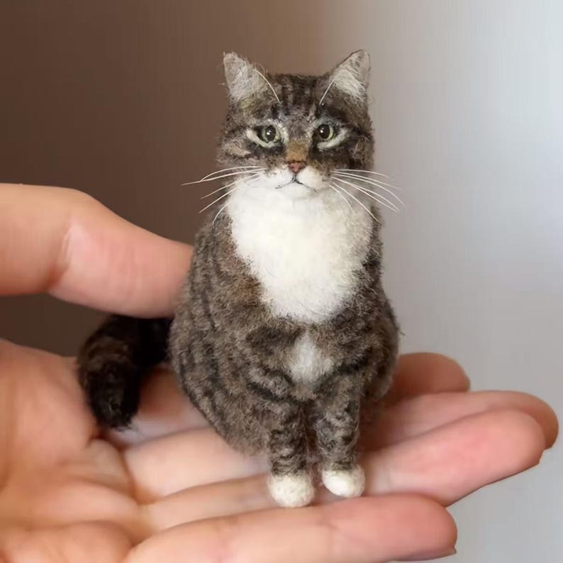Custom Needle Felted Cat Figurine – Personalized Wool Pet Memorial Sculpture, Cat Loss Sympathy Gift image 4