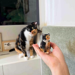 Custom Needle Felted Cat Sculpture, 3D Wool Felt Cat Portrait, Calico Cat Figurine, Miniature Cat, Pet Loss Memorial, Gift for Pet Owner