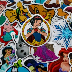 Stickers Disney Graffiti -  Autocollants Cartoon pour Bagages, Ordinateur Portable, Coques de Téléphone et DIY