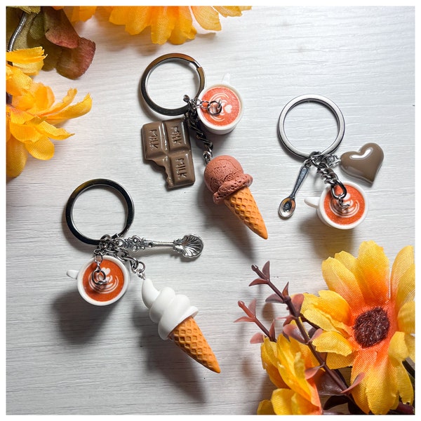 Kawaii-Schlüsselanhänger / Handgefertigt aus Fimo / Anhänger mit Eistüte und Tasse aus Fimo / Schokoladenanhänger aus Kunststoff