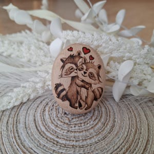 Glücksbringer • Holzkiesel mit Gravur • Ich bin so froh, dass es dich gibt • Lieblingsmensch • Handschmeichler • Liebe • Waschbär • Geschenk