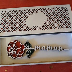 Boîte cadeau pour la  fête des mères , maman , avec rose en bois, Fichier numérique pour découpe laser   pour matériel 3 mm