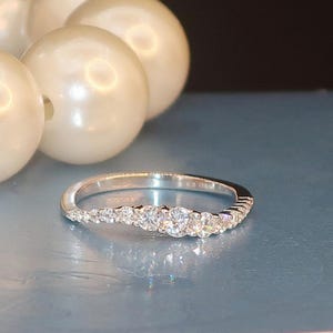 Graduated Cz Diamond wave ring,solitaire V Chevron Ring,Engagement wedding crystal ring,925 Sterling Silver ring,white gold moissanite,gift