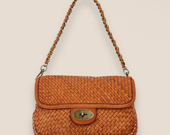 Pochette à bandoulière en cuir tressé - sac en cuir délavé, sac à main mince à bandoulière, petit sac fait main, cadeau pour elle - crème, rose, noir, cognac