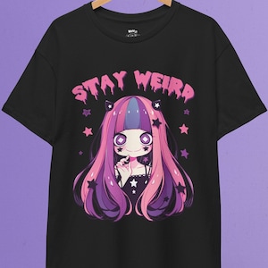ステイ・ウィアードTシャツ：パステルゴスアニメガールかわいいY2K